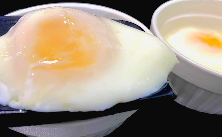 Идеальное яйцо-пашот без хлопот с варкой и закручиванием воронки. Ставим в духовку на 3 минуты
