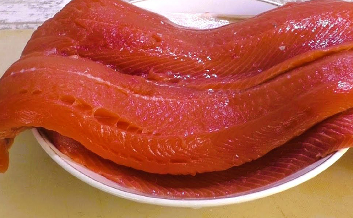 Засолка красной рыбы методом дальневосточных рыбаков. Универсальный рецепт: результат в разы вкуснее магазинной нарезки