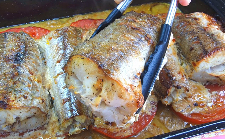Готовим недорогой хек вкуснее лосося. Без утомительной жарки, просто ставим в духовку и ждем