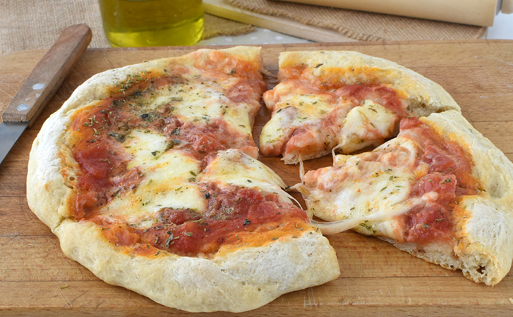 Наливная пицца за 10 минут: по виду и на вкус ровно как в дорогой пиццерии. Итальянский рецепт
