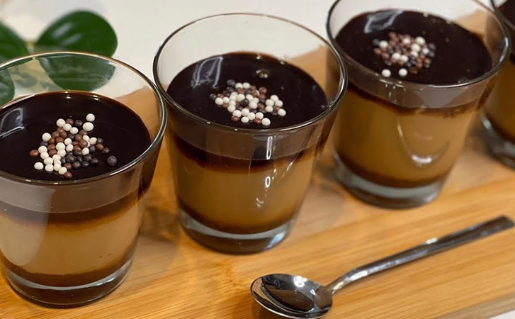 Превращаем 2 стакана молока в шоколадный кремовый десерт ровно за 3 минуты. Вкуснее чизкейка или тирамису