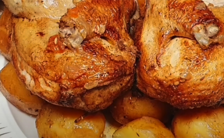 Жарим курицу, а сразу к ней добавляем и картошку, Секретная техника получения вкуса, которой повара не любят делиться