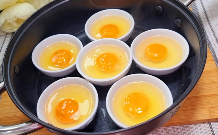 Готовим яйца без варки и жарки. Теперь подать их можно не к завтраку, а даже на ужин