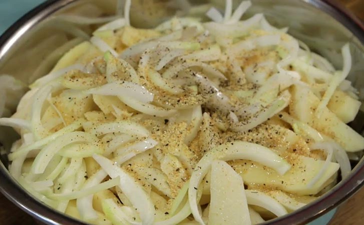 Картошку больше не жарим: просто, быстро и вкусно превращаем шикарный гарнир в ужин