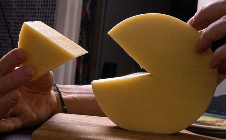 Твердый сыр из магазинного молока: не хуже швейцарского и в 5 раз дешевле