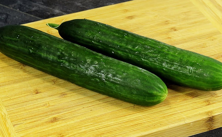 Быстрый и вкусный салат из 2 ингредиентов: покоряет сразу. Необыкновенный вкус и ароматная заправка