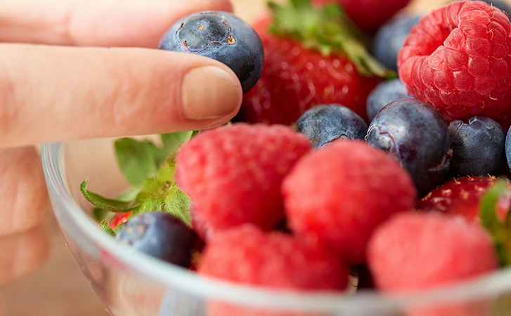 Источник здоровья: 4 ягоды, которые борются с воспалениями и улучшают пищеварение