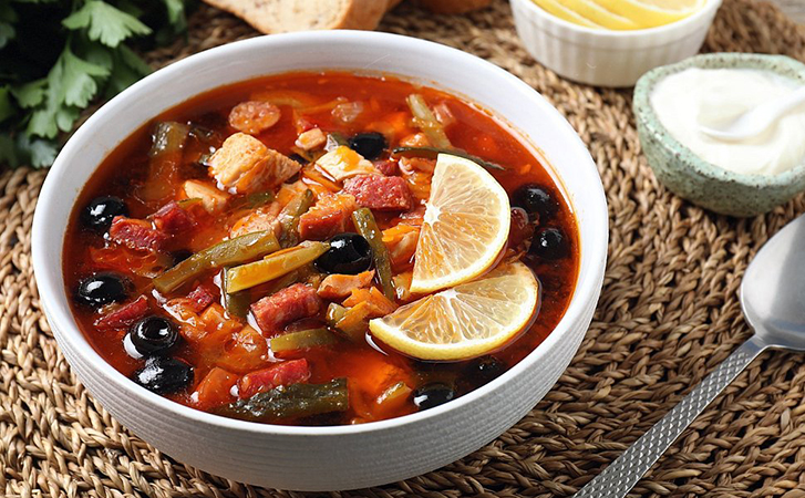 Солянка особая, летняя. Легче зимнего варианта, но вкус более насыщенный