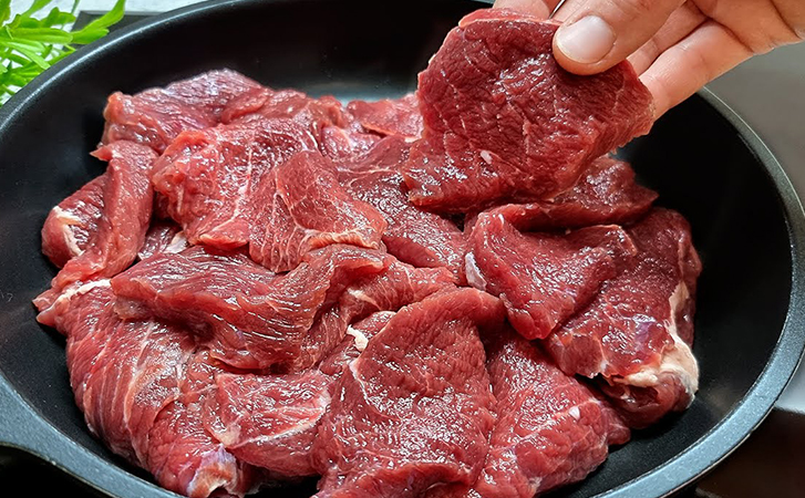 Проверенный способ сделать жесткое мясо мягким: добавить нужно всего лишь соду