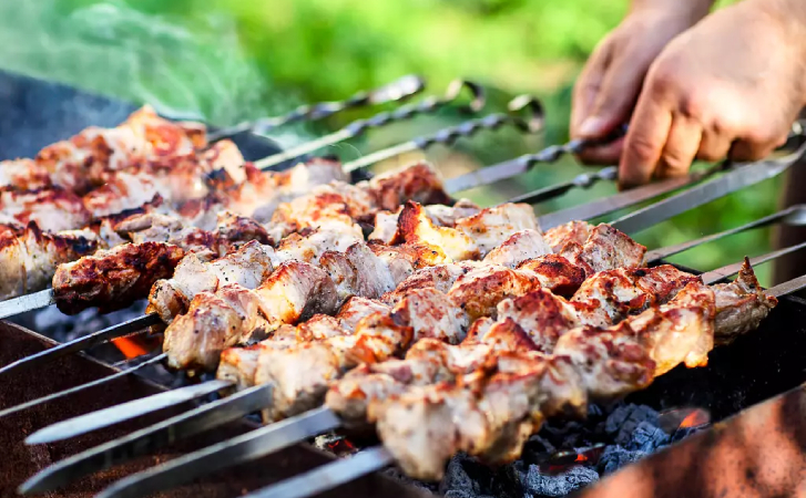 5 самых частых ошибок при жарке шашлыка и как их исправить