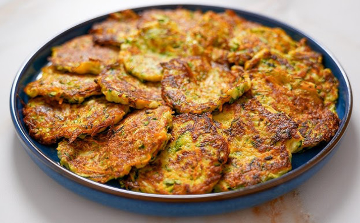 Оладушки из кабачков селянские: сочнее котлет, хотя и без мяса