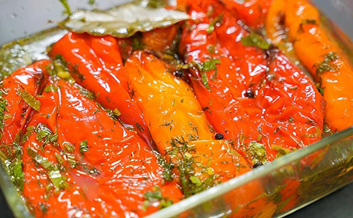Маринованный перец: рецепт шикарной летней закуски. Можно подавать уже на следующий день