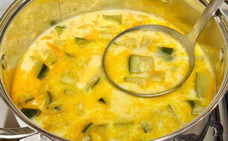 Кабачковый суп «Бархатный», на сливках и с сухариками: нежнейший вкус без лишней воды