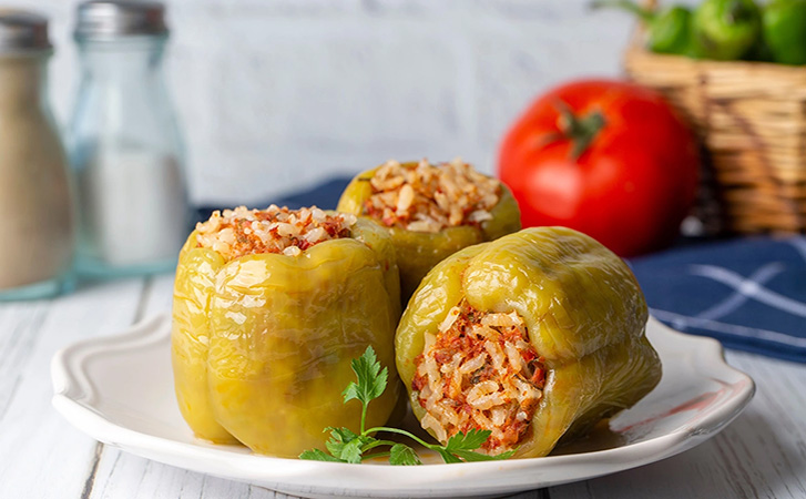 Фаршированный перец получается вседа сочным. Готовим в казане