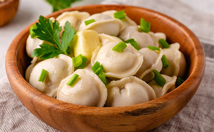 Как делать пельмени с помощью пельменницы. Тонкое тесто и минимум времени