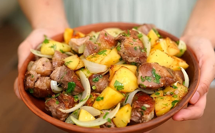 Грузинское мясное рагу по традиционному рецепту. Осенью и зимой не надоест даже если есть каждый день