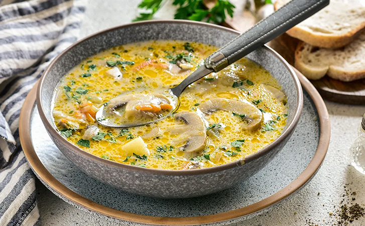 Самый вкусный грибной суп: к шампиньонам нужно добавить горсть лесных грибов