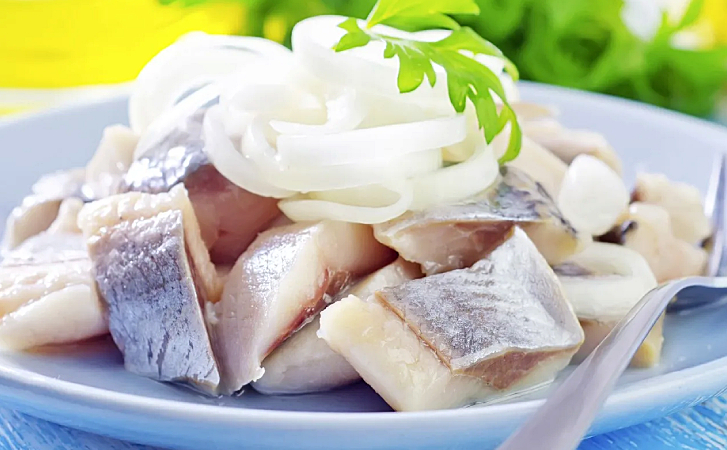 Пряная сельдь по советскому ГОСТу: рецепт, который возвращает вкус детства