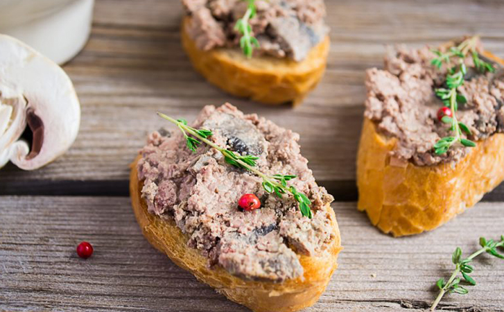 Нежнейший куриный паштет за копейки: продукты хоть и простые, но от фуа-гра на вкус не отличить