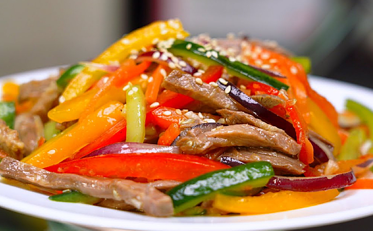 Восточный рецепт салата из мяса и овощей. Никакого майонеза и долго не надоедает