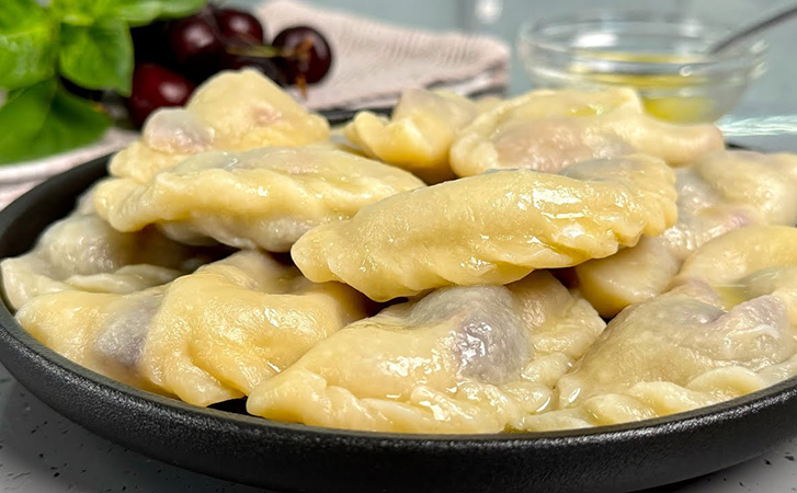 Идеальное тесто для вареников: не развариваются и вкус остается даже после заморозки