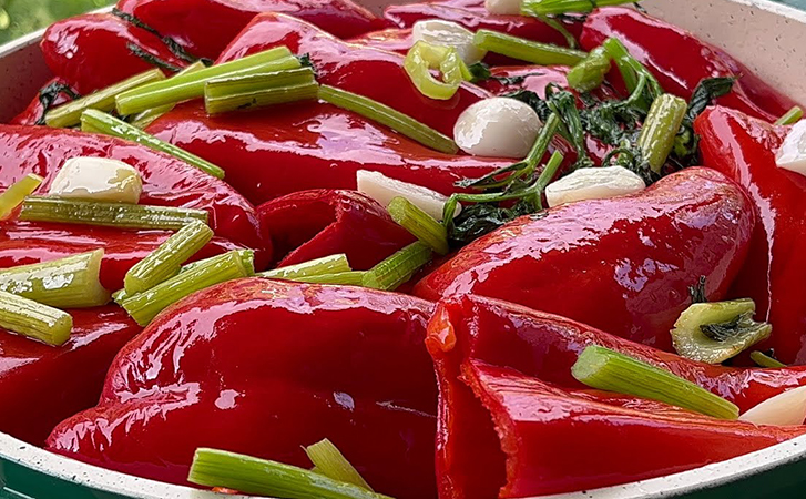 Квасим перец с бочковым хрустом: закуска дешевле огурцов, но зимой нарасхват