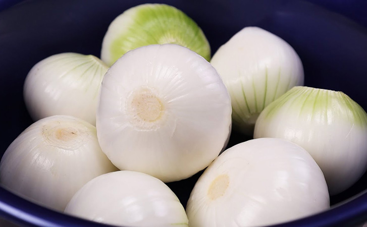 Взяли лук и яйца, за 5 минут собрали завтрак-шедевр за копейки