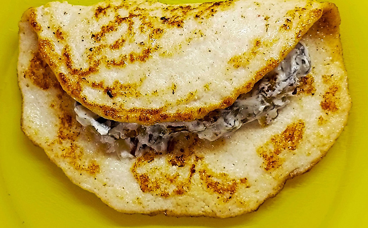 Ужин ровно за 3 минуты: в основе куриный фарш, но его даже на вкус не узнать