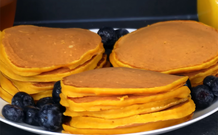 По виду это почти обычные оладьи, но на самом деле они из тыкву