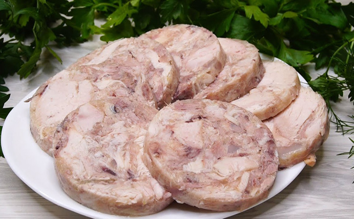 Простой, но потрясающий рулет из куриных желудочков. Почти без затрат, на закуску и на бутерброды