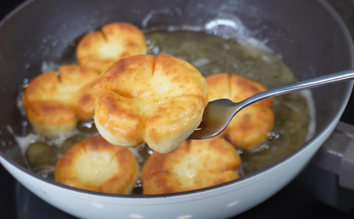 Пончики на сковороде по рецепту из СССР. Сочные, простые, вкусные