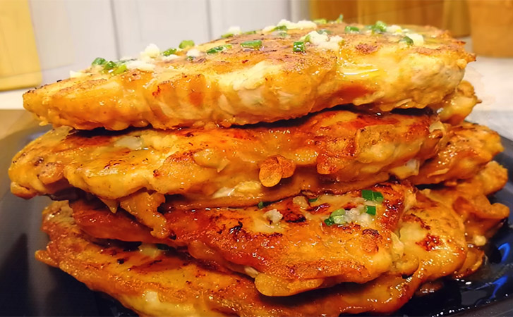 Жарим отбивные размером со сковороду. Одной порции хватит на ужин семье