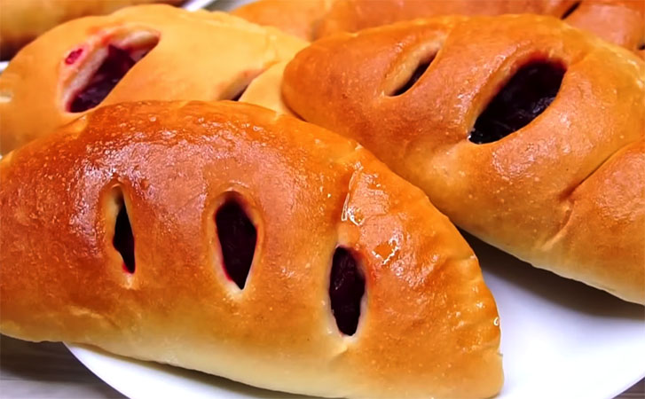 Рубиновое лакомство: пирожки с невероятной начинкой из клюквы