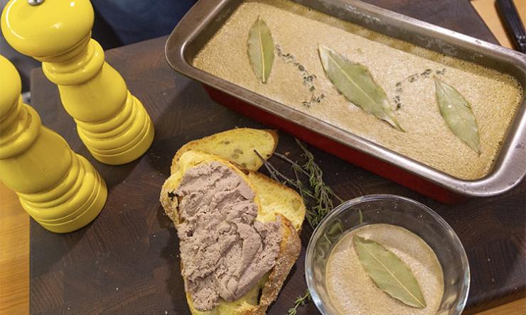 Паштет из куриной печени нежнее масла. Повторяем рецепт французского повара, как он делал на продажу