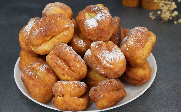 Потрясающие пончики на один укус к чаю. Делать быстро, сахара минимум