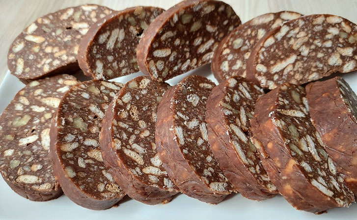 Шоколадная колбаса из детства: классический рецепт по советскому ГОСТУ, без выпечки