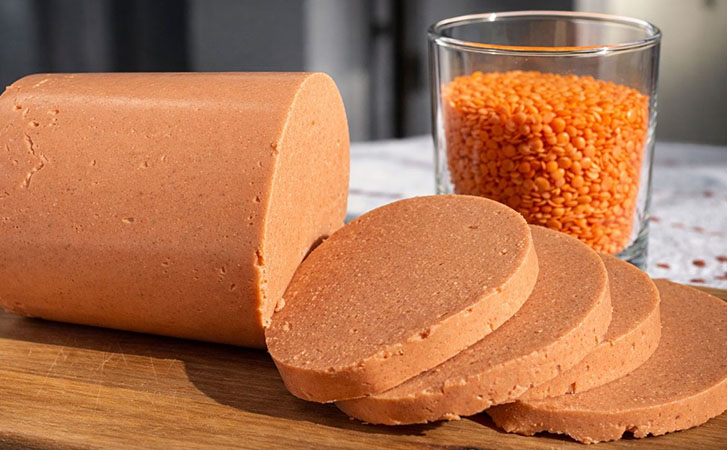 Колбаса из чечевицы вкуснее мясной. Плотная, сочная, полностью натуральная