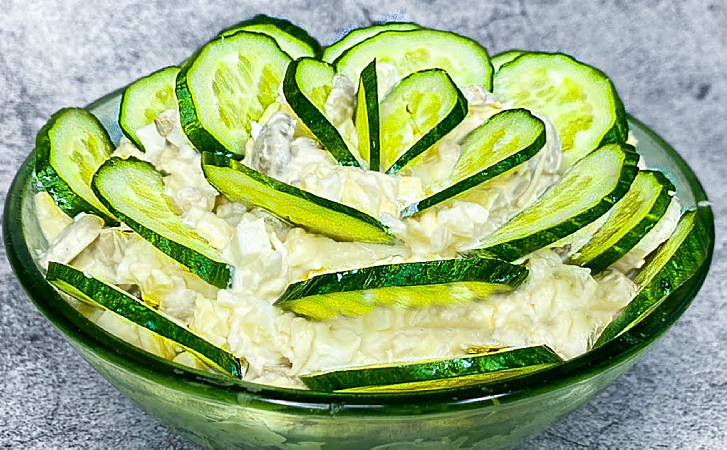 Хитрый трюк прокачать вкус любого салата с майонезом. Добавляем маринованный лук
