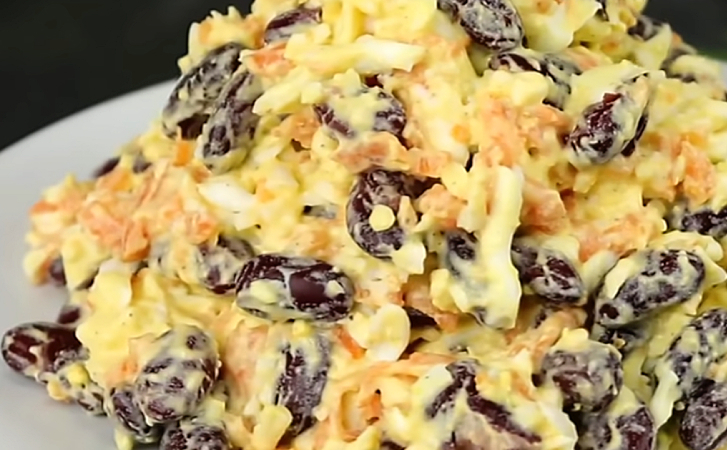 Салат Дружба с плавленым сыром: вкуснее оливье, на столе за 5 минут