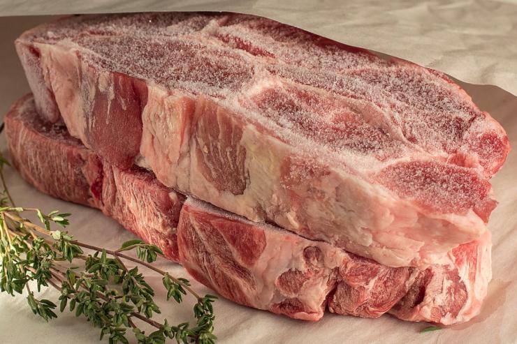 Как правильно замораживать и размораживать мясо, чтобы сохранить вкус и сочность