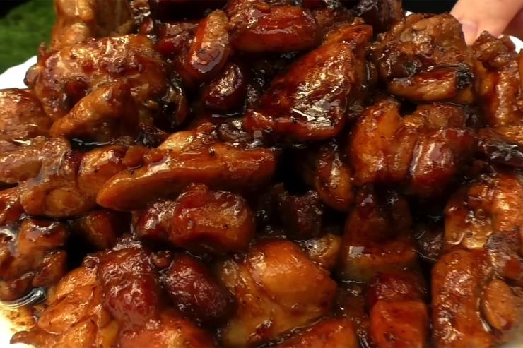 Курица и свинина в одном казане: мясо получается настолько мягким, что тает во рту
