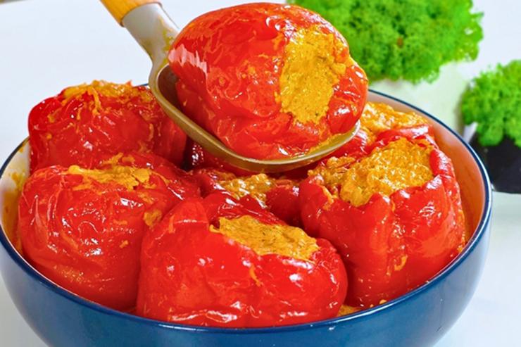 Фаршированные перцы «Южное золото»: внутри сочная начинка как в ресторане