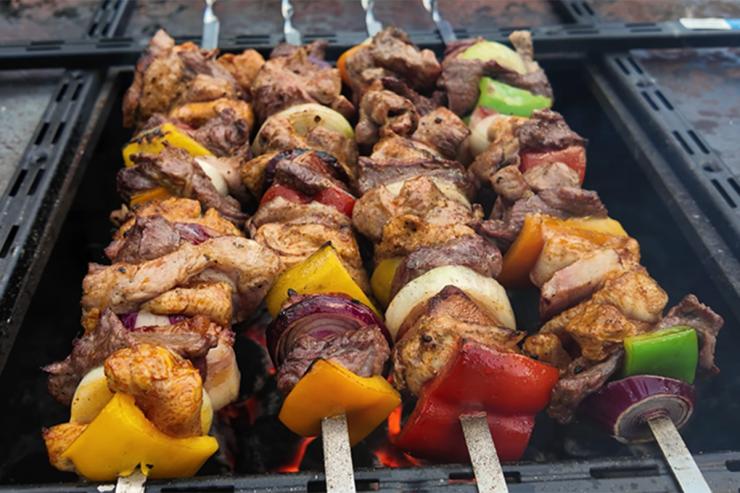 Шашлык, который вы не пробовали. Чешский шпиз из трех видов мяса