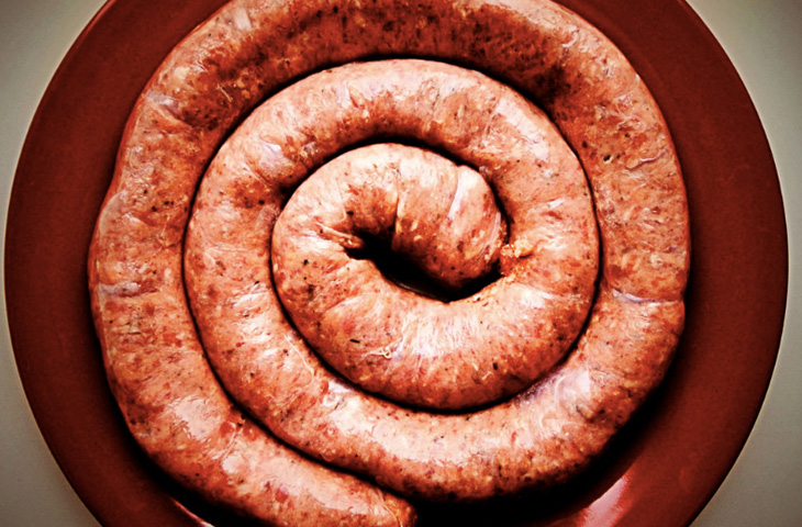 Самая вкусная колбаса в мире. Самая большая колбаса в мире. Cumberland sausage. Большая колбаска