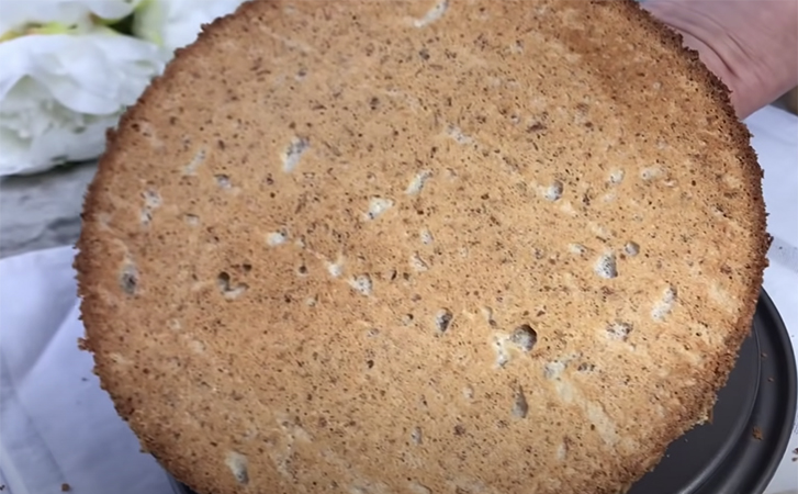 Делаем знаменитый торт из Икеа дома: рецепт не требует даже муки