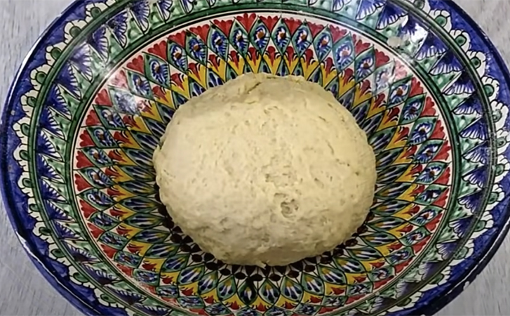 Печем курники идеально круглой формы: используем как форму тарелку