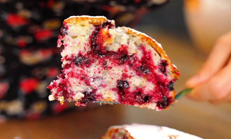 Пирог «Все смешали и в духовку»: подходит для любых видов ягод