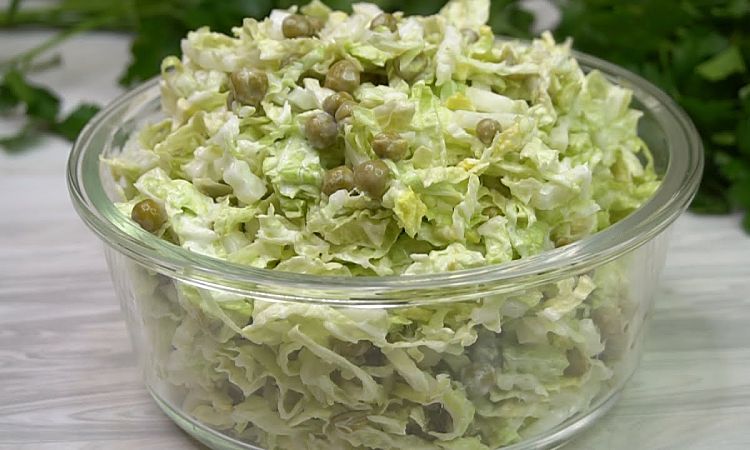 Минутный салат на каждый день. Берем самые простые продукты и заменяем майонез особой заправкой