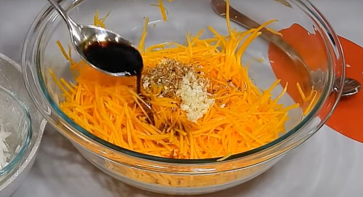 Трем тыкву на терке и за 10 минут получаем маринованную закуску на замену моркови по-корейски