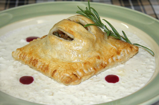 Шотландский пирог с мясом кабана и перловым скирли